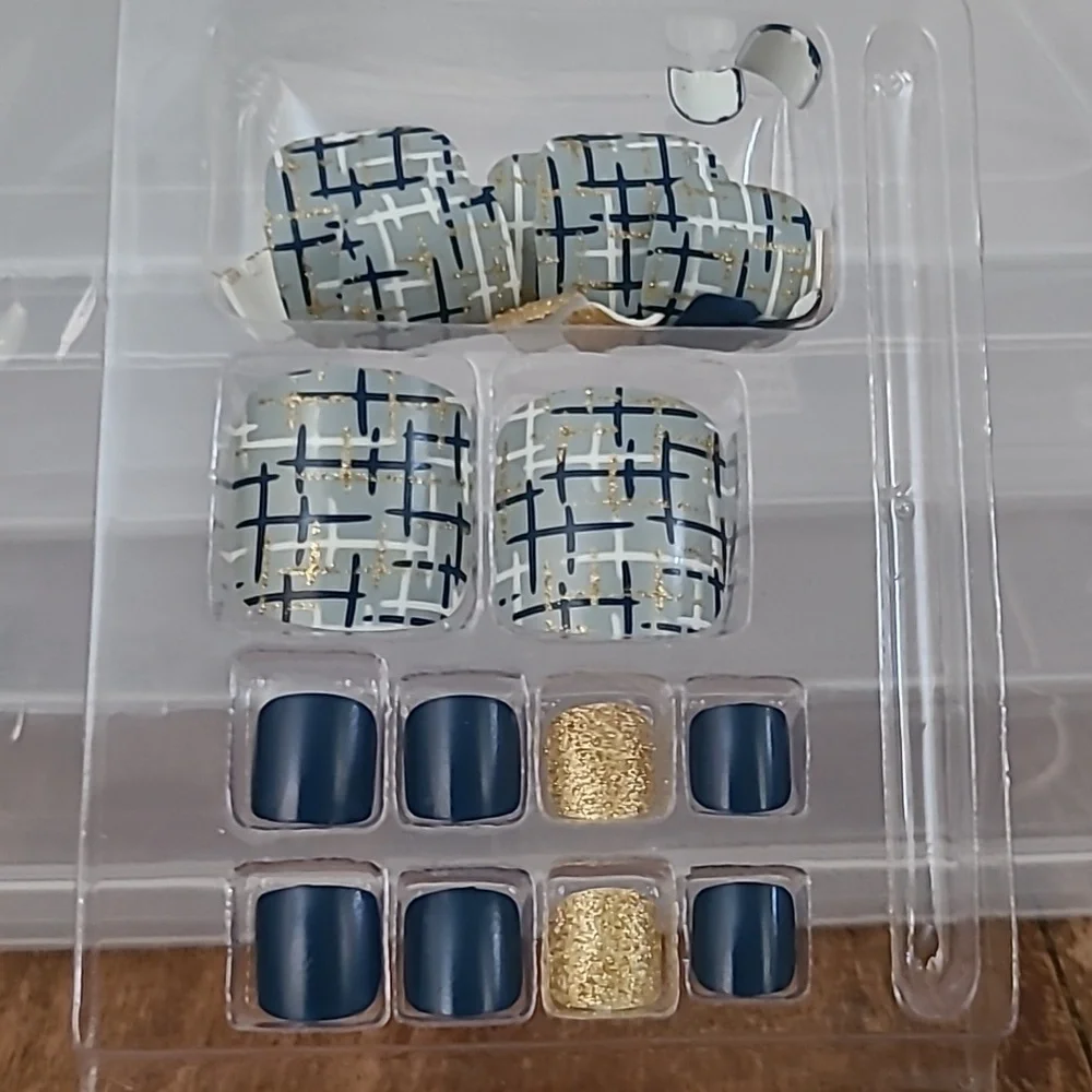 2/$16 Plaid Glitter Press On Toenails